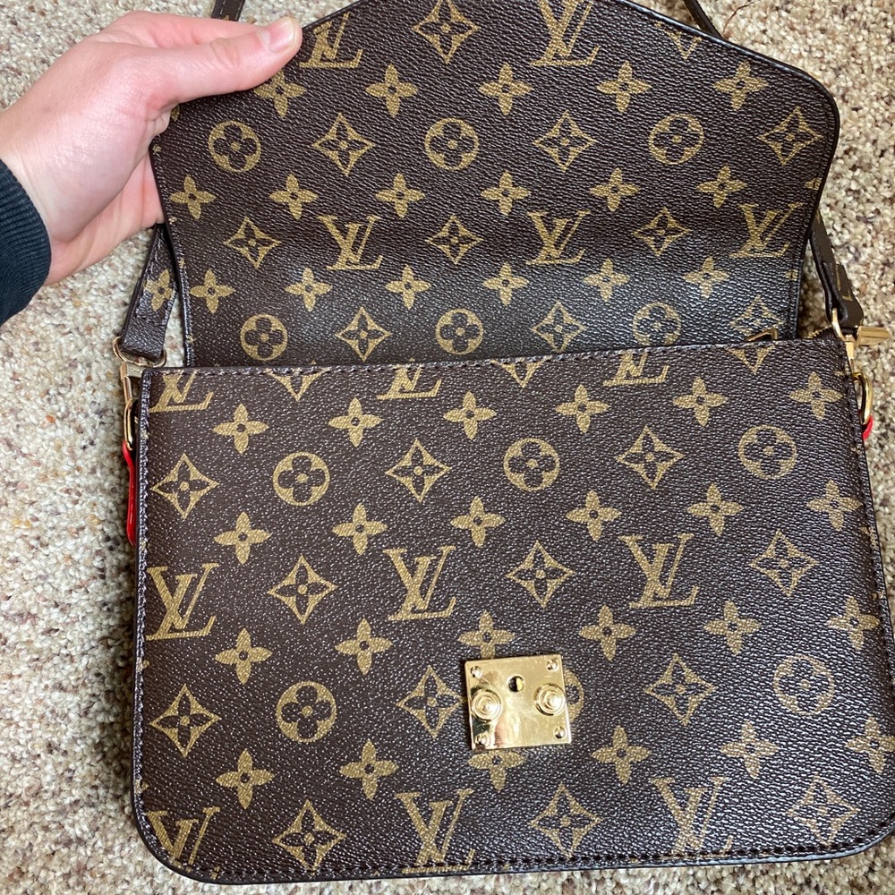 Purse - Picture 3 of 7